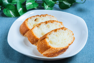 スライスしたフランスパン
