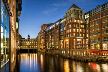 City Hamburg Stadthausbr&uuml;cke abends