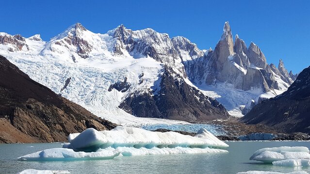 Vista de Laguna Torre en Parque Nacional El Chalt&eacute;n, Patagonia, Argentina