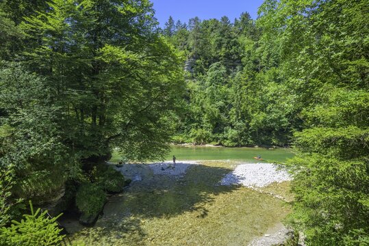 Einm&uuml;ndung Krumme Steyrling in den Steyr Fluss von der Br&uuml;cke aus, Molln, Ober&ouml;sterreich, &Ouml;sterreich