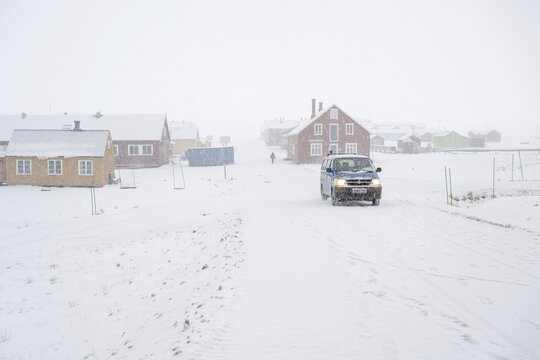 Minibus, road, snow drift, research settlement, Ny-&Aring;lesund, Spitsbergen Island, Svalbard and Jan Mayen archipelago, Norway