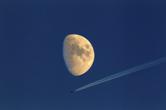 Moon, Luna, crescent, waxing, night, darkness, planets, solar system, moon phase, with aeroplane, Ellerstadt, Germany