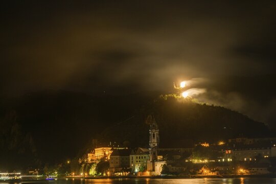 A firefall pours over the walls of the D&uuml;rnstein ruins, Rossatz-Arnsdorf, Lower Austria, Austria