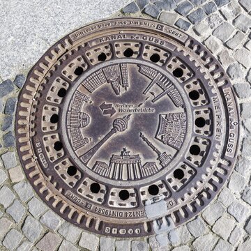 Water service manhole cover, Berlin, Germany