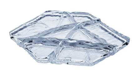 Obraz premium Clear ice cube with geometric facets on transparent background