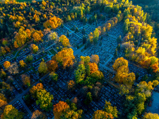 Cmentarz Podg&oacute;rski z lotu ptaka - jesień