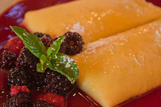 Crepas dulces acompa&ntilde;as por Zarzamora 