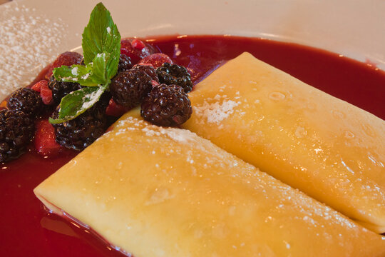 Crepas dulces acompa&ntilde;as por Zarzamora 