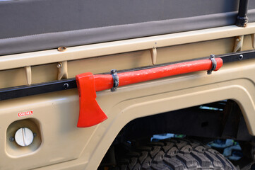 Axe Mounted on SUV for Extreme Off-Road