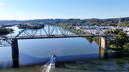 Naklejka premium South Charleston City Skyline Over Kanawha River With Patrick Street Bridge and Blaine Island In Distance