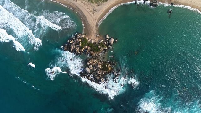 Pla con Rocas en el Parque Tayrona