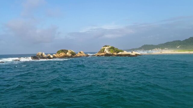 HERMOSA PLAYA DEL CARIBE COLOMBIANO