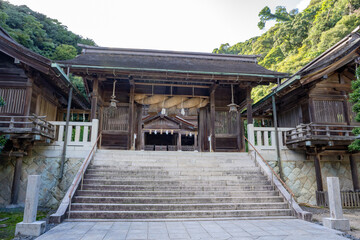 美保神社の神門の風景