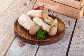 Asiam mushrooms raw eringi heap