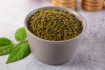 Raw dry green mash bean