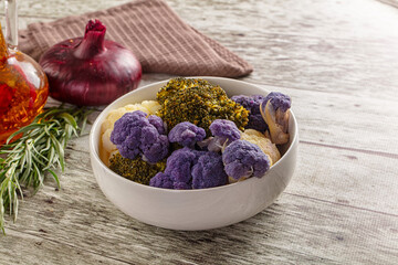 Steamed Colorful raw organic cauliflower cabbage