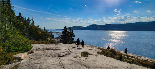 Obraz premium Tadoussac, Quebec, Canada: Pointe-de-l'Islet Trail at the mouth of the Saguenay Fjord