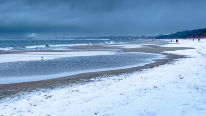 A winter seascape before the storm