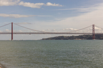 25 de Abril Bridge