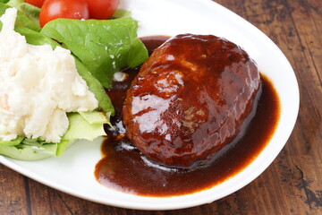 デミグラスハンバーグ