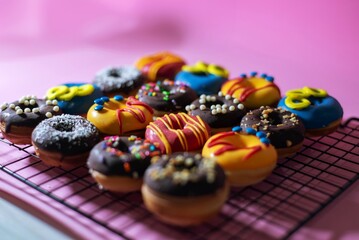 Close-up de mini donas caseras enfriando