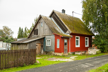 Obraz premium Traditional wooden house in Kasepaa village, Estonia.