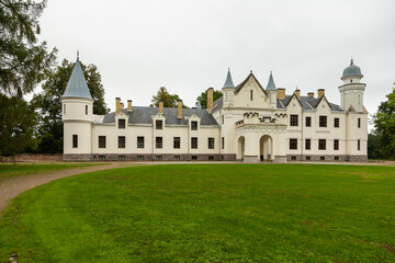 Fototapeta premium Alatskivi Castle surrounded by green park, Estonia.