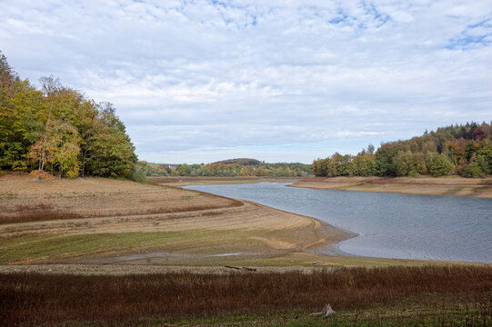 Tiefer Wasserstand im Beversee