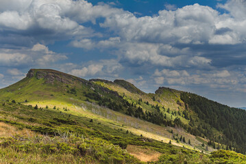 Naklejka premium Summer Landscape of Tri Cuke Mountain Peak