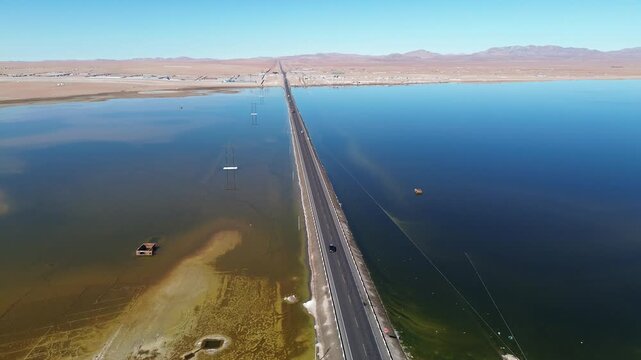 Toma a&eacute;rea de la Laguna de San Camilo en Arequipa, Per&uacute;