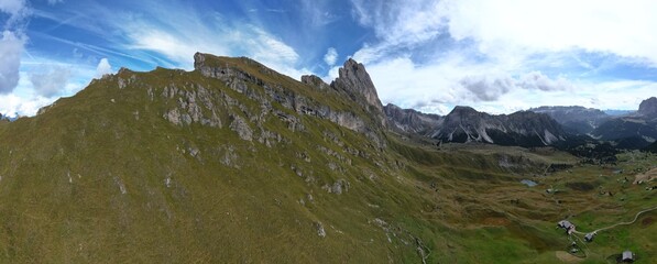 Fantastisches Panorama der Seceda und umliegende Berge