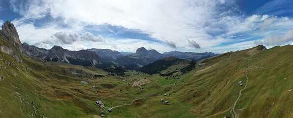 Fantastisches Panorama der Seceda und umliegende Berge