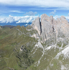 Fantastisches Panorama der Seceda und umliegende Berge
