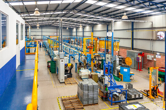 Proceso de fabricaci&oacute;n de tornillos en la f&aacute;brica