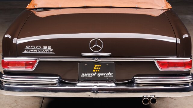 Phoenix, AZ, USA
November 3, 2025
1967 Mercedes 250SE 