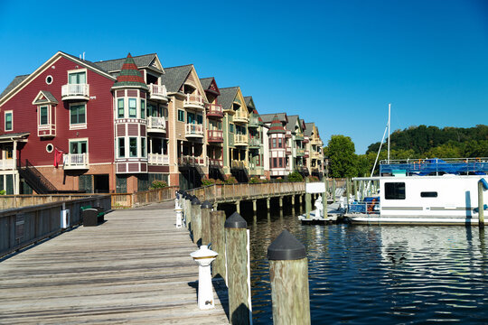 Scenic private marina with townhouses on the Occoquan River boardwalk