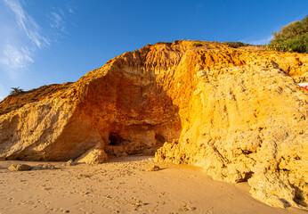 Bizarre Gesteine in der Algarve