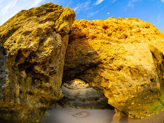 H&ouml;hle in der Algarve