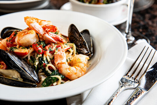 Shrimp and Mussel Pasta with vegatables
