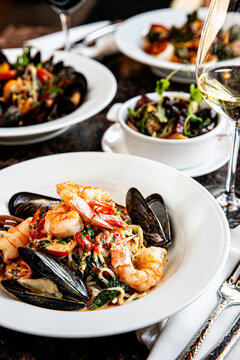 Pasta with shrimp and mussels
