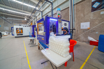 F&aacute;brica de Pl&aacute;sticos PET: Proceso de Fabricaci&oacute;n y Transformaci&oacute;n