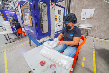 F&aacute;brica de Pl&aacute;sticos PET: Proceso de Fabricaci&oacute;n y Transformaci&oacute;n