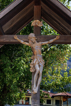 The statuette of Jesus