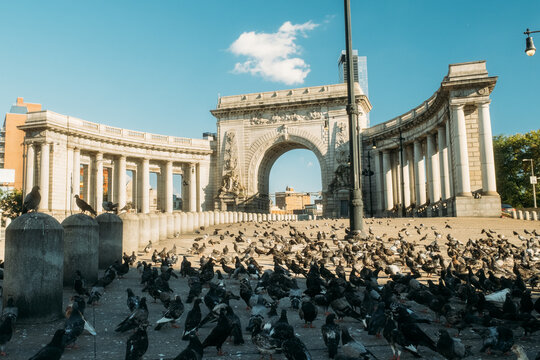 Manhattan Bridge Arch and Colonnade Landmark