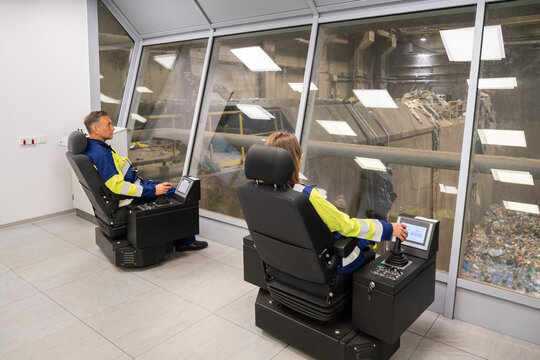 Operators Manage Waste Processing in a Modern Facility