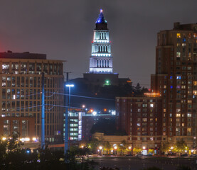 Obraz premium Night view of the George Washington Masonic National Memorial