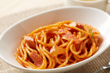 日本発祥のパスタ料理、シンプルなナポリタン