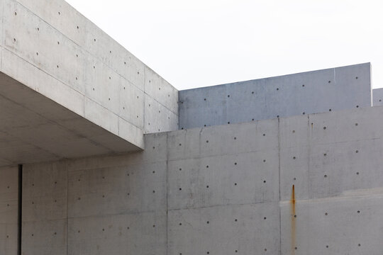 Minimal concrete wall with geometric pattern