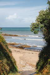 Entrée d'une petite plage