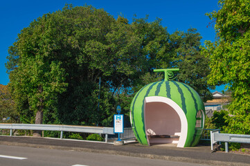 フルーツバス停のスイカ・阿弥陀崎バス停